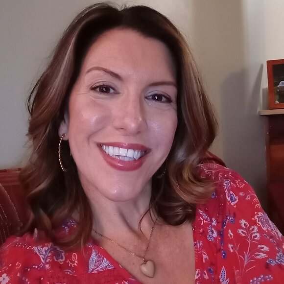 Meet your Posher, Jessica - Picture 1 of 1